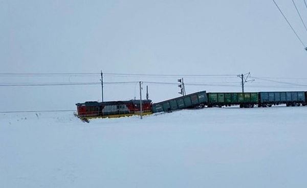 В Татарстане возбудили уголовное дело после схода тепловоза и 17 полувагонов с рельсов